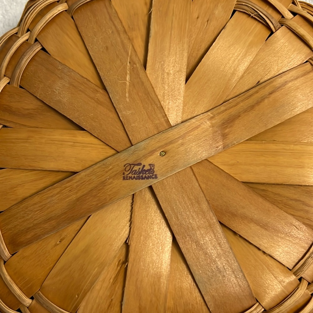 Taskets Renaissance Cloth Lined Pie Holder - Picture 9 of 16
